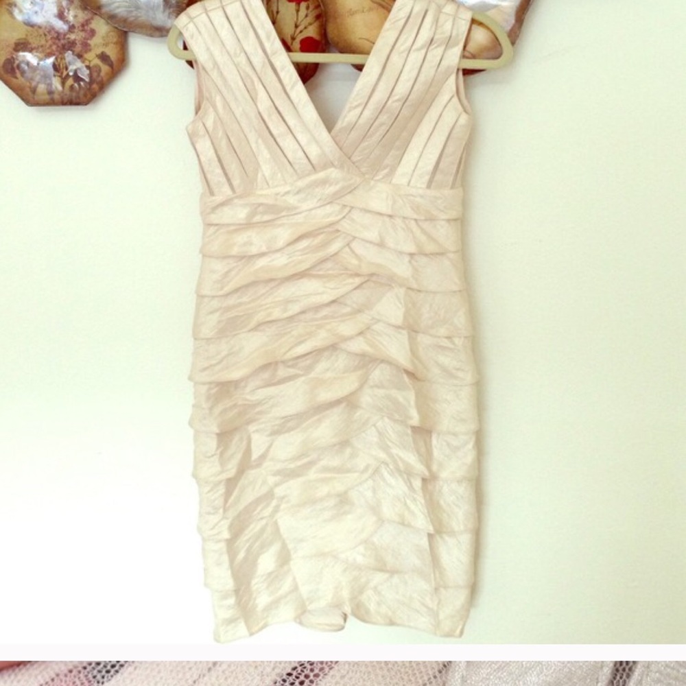 Adrianna Papell Dress size 2 champagne